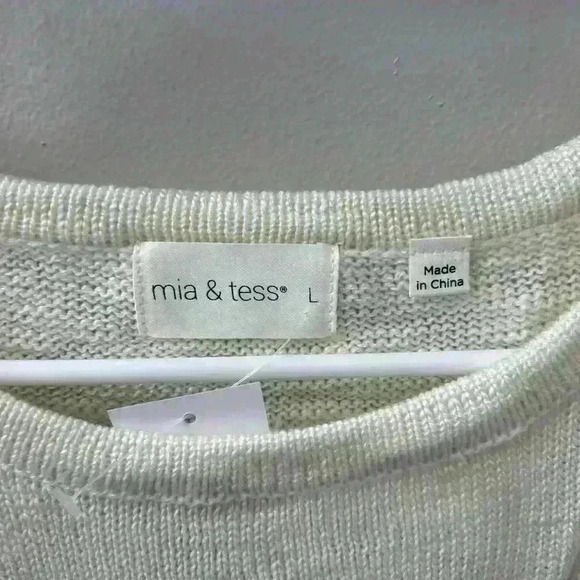 Mia and Tess cream saying "beach" sweater nwt woman's size large - Picture 7 of 10